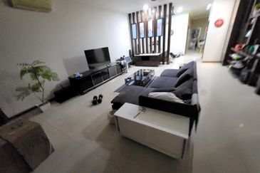 Oug / Happy Garden Gated Guarded 3 Storey Terrace House For Sale