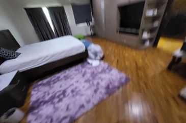 Oug / Happy Garden Gated Guarded 3 Storey Terrace House For Sale