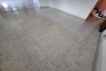 Oug 2 Storey Bungalow Corner House For Rent