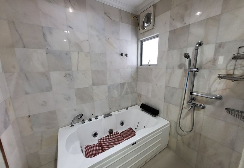 Oug 2 Storey Bungalow Corner House For Rent