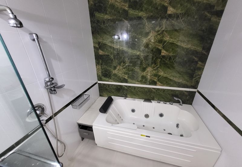 Oug 2 Storey Bungalow Corner House For Rent