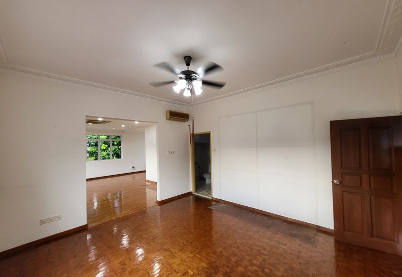 Oug 2 Storey Bungalow Corner House For Rent