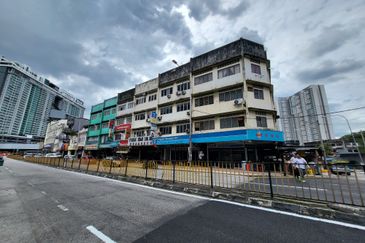 Kuala Lumpur Pudu 2 Storey Shop facing Main Road for Sale