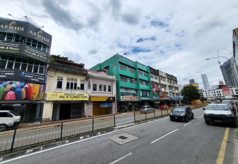 Kuala Lumpur Pudu Facing Main Road 2 Adjoining Shop For Sale
