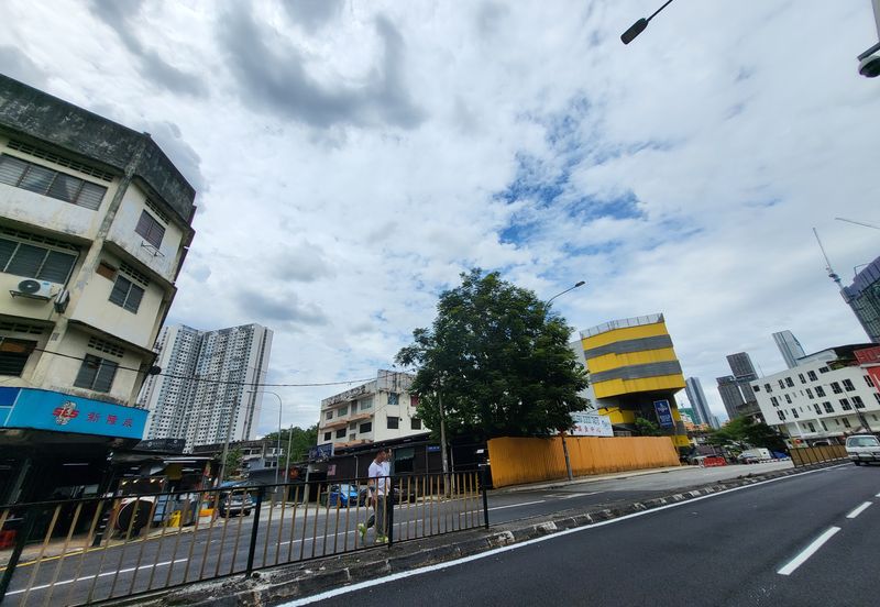 Kuala Lumpur Pudu Facing Main Road 2 Adjoining Shop For Sale