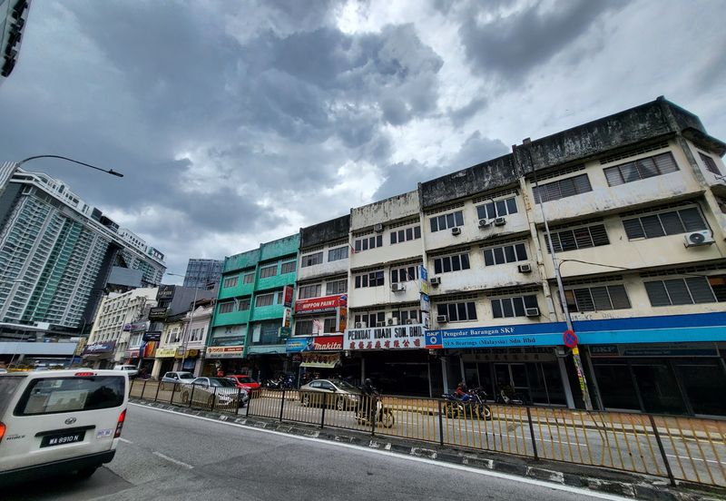 Kuala Lumpur Pudu Facing Main Road 2 Adjoining Shop For Sale