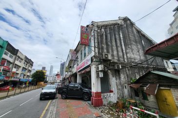Kuala Lumpur Pudu Facing Main Road 2 Adjoining Shop For Sale