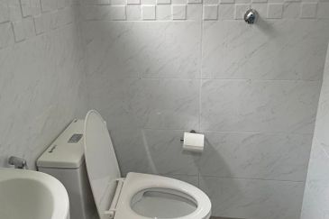 Oug / Happy Garden 2.5 Storey Newly Renovated House for Rent