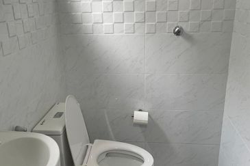 Oug / Happy Garden 2.5 Storey Newly Renovated House for Rent