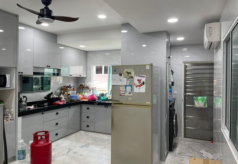 Oug / Happy Garden 2.5 Storey Newly Renovated House for Rent