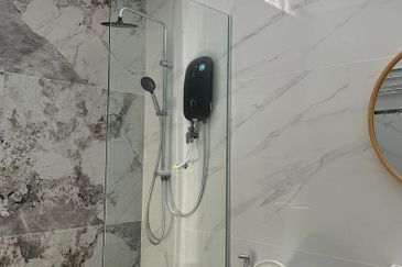 Oug / Happy Garden 2.5 Storey Newly Renovated House for Rent