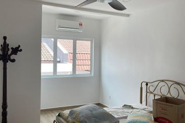 Oug / Happy Garden 2.5 Storey Newly Renovated House for Rent