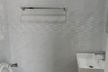 Oug / Happy Garden 2.5 Storey Newly Renovated House for Rent