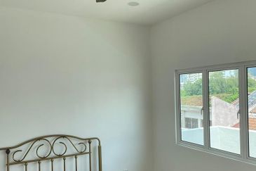 Oug / Happy Garden 2.5 Storey Newly Renovated House for Rent