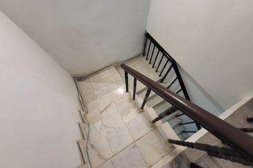 Oug / Happy Garden 2 Storey Gated Guarded Terrace House For Sale