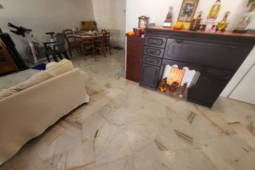 Oug / Happy Garden 2 Storey Gated Guarded Terrace House For Sale