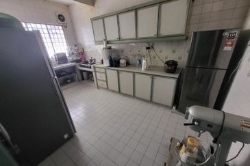 Oug / Happy Garden 2 Storey Gated Guarded Terrace House For Sale