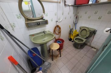 Oug / Happy Garden 2 Storey Gated Guarded Terrace House For Sale