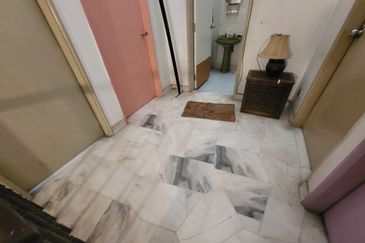 Oug / Happy Garden 2 Storey Gated Guarded Terrace House For Sale