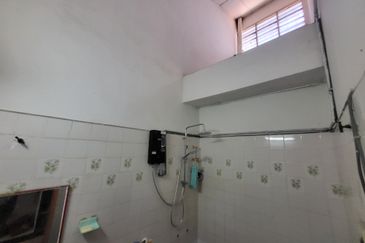 Oug / Happy Garden 2 Storey Gated Guarded Terrace House For Sale