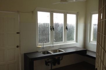 Oug 2 Storey Bungalow For Sale