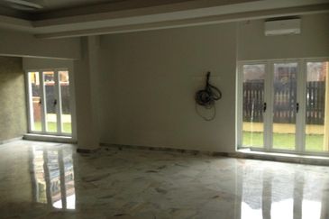 Oug 2 Storey Bungalow For Sale