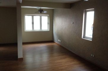 Oug 2 Storey Bungalow For Sale