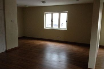 Oug 2 Storey Bungalow For Sale