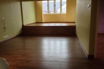 Oug 2 Storey Bungalow For Sale