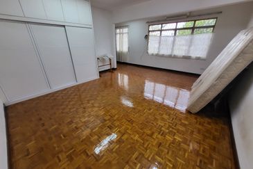 OUG 2 Storey Semi D Strategic Location for Sale