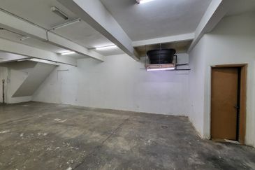 Pusat Perdagangan Seri Kembangan