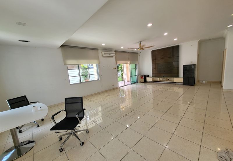 Oug / Happy Garden Corner House 3 Storey Gated Guarded For Rent