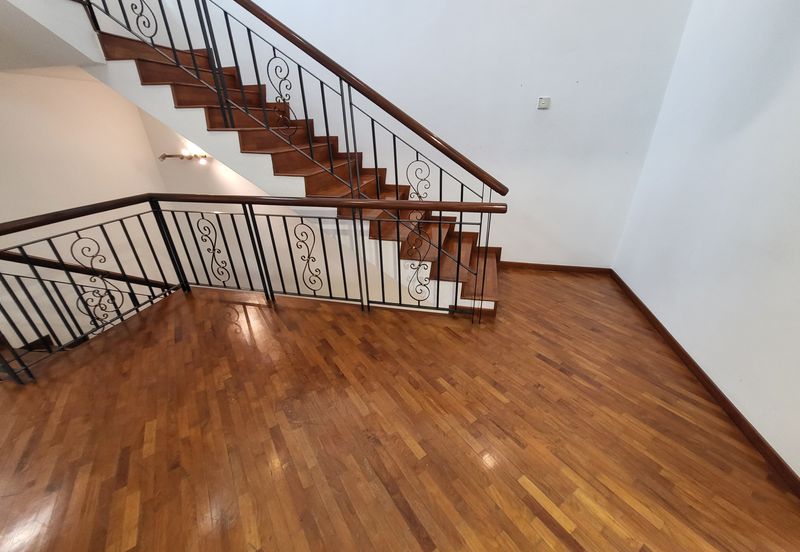 Oug / Happy Garden Corner House 3 Storey Gated Guarded For Rent