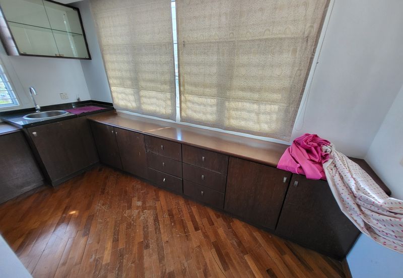 Oug / Happy Garden Corner House 3 Storey Gated Guarded For Rent