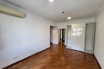 Oug / Happy Garden Corner House 3 Storey Gated Guarded For Rent