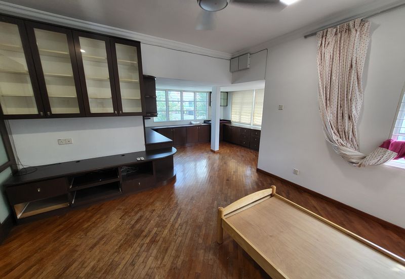 Oug / Happy Garden Corner House 3 Storey Gated Guarded For Rent