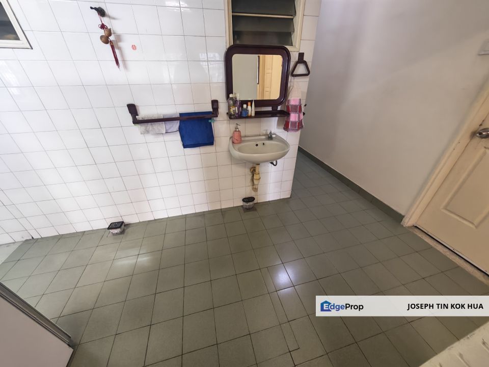 Oug / Happy Garden 2 Storey Semi D Quiet Area for Sale, Kuala Lumpur, KL City