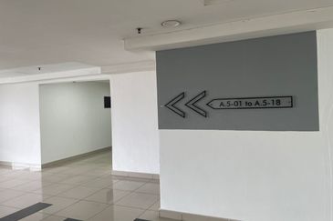 CORNER UNIT One South Street Mall Office Suite Serdang Seri Kembangan