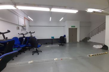 CORNER UNIT One South Street Mall Office Suite Serdang Seri Kembangan