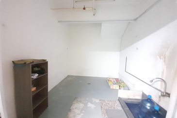CORNER UNIT One South Street Mall Office Suite Serdang Seri Kembangan