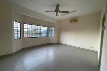 GREAT LOCATION Double Storey Bungalow Taman PD Villa, Port Dickson 