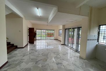 GREAT LOCATION Double Storey Bungalow Taman PD Villa, Port Dickson 