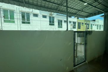 RENOVATED Double Storey Terrace Castora 1 Sendayan