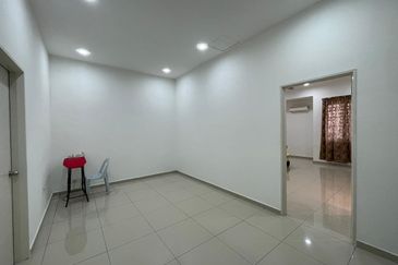 RENOVATED Double Storey Terrace Castora 1 Sendayan