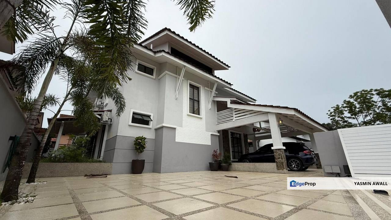 RENOVATED Double Storey Bungalow with huge car porch, Bandar Enstek, Negeri Sembilan, Negeri Sembilan, Seremban