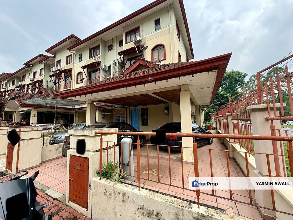 CORNER LOT Villa Laman Tasik Townhouse , Bandar Sri Permaisuri, Cheras KL , Kuala Lumpur, Cheras