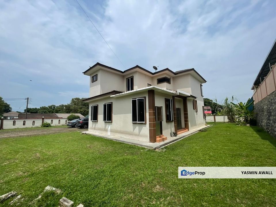 SPACIOUS LAND 2 Storey Bungalow Taman Guru Rasah Seremban, Negeri Sembilan, Seremban