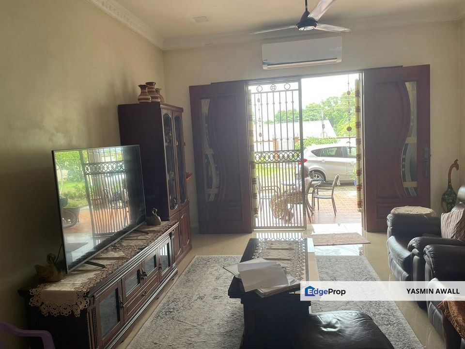 SPACIOUS LAND 2 Storey Bungalow Taman Guru Rasah Seremban, Negeri Sembilan, Seremban