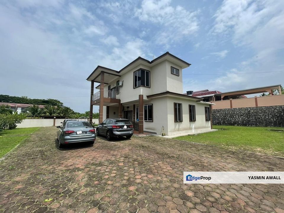 SPACIOUS LAND 2 Storey Bungalow Taman Guru Rasah Seremban, Negeri Sembilan, Seremban