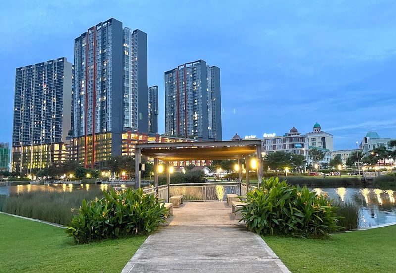 Gravit8 @ Klang South